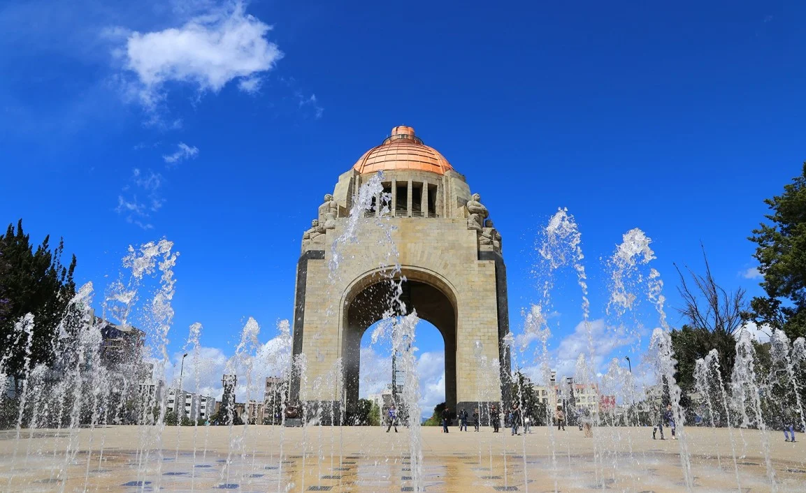 Free Tour: Del Kiosco Morisco al Coloso de la Tabacalera